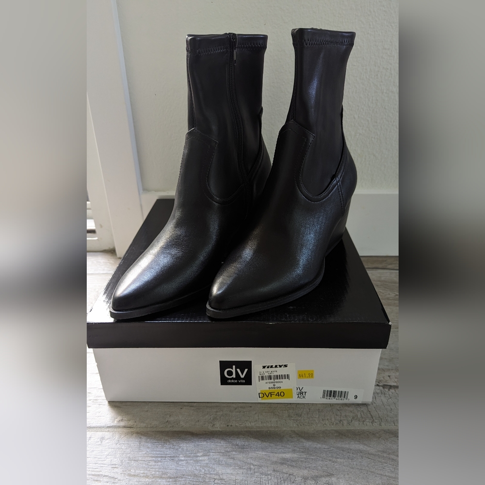 Dolce Vita Kurt Black Leather Booties